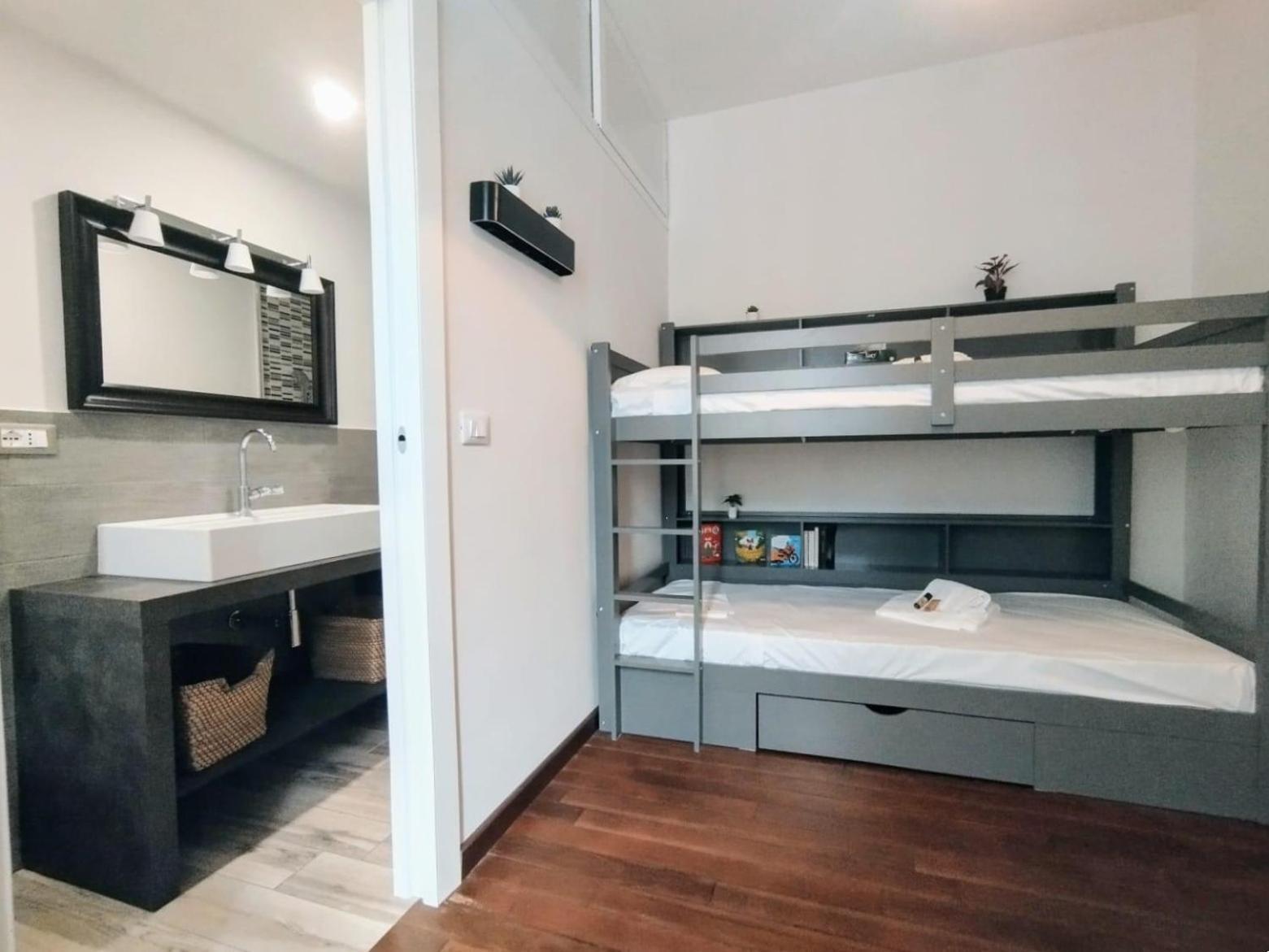 Joivy Spacious Family Apt For 4, In Carignano, Генуя Экстерьер фото